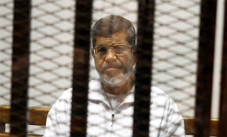 Egipto: Condenan a pena de muerte al expresidente Mursi